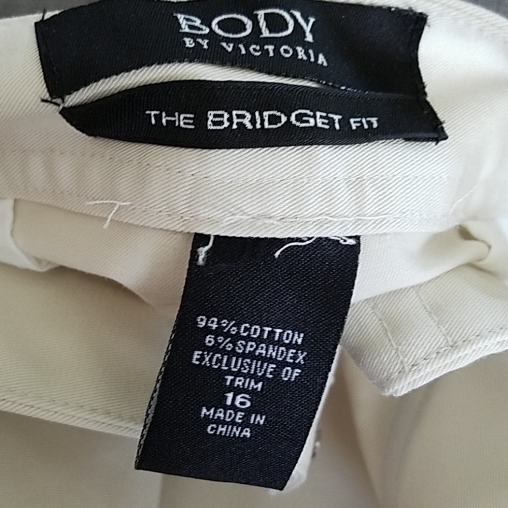 NWOT. Wide leg cropped pants - Picture 6 of 11